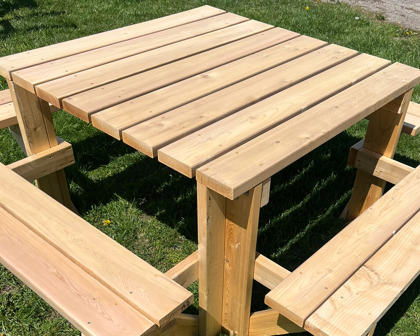Picnic Perfect: Your New Favorite Outdoor Table